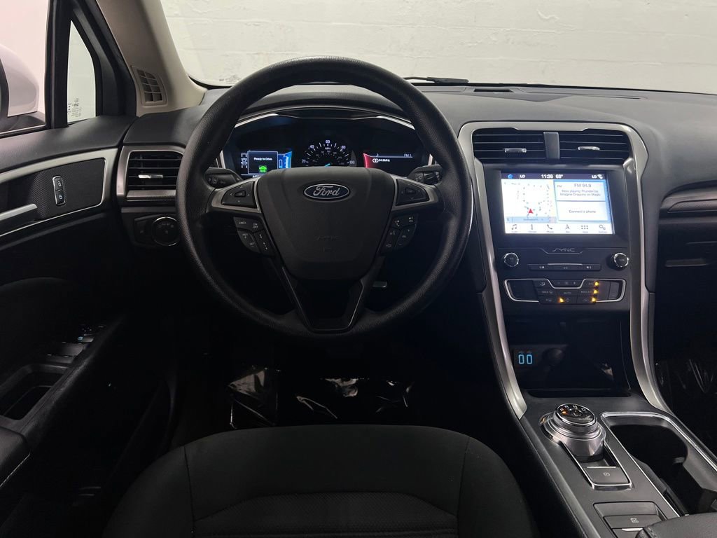 Used 2019 Ford Fusion SE image 15