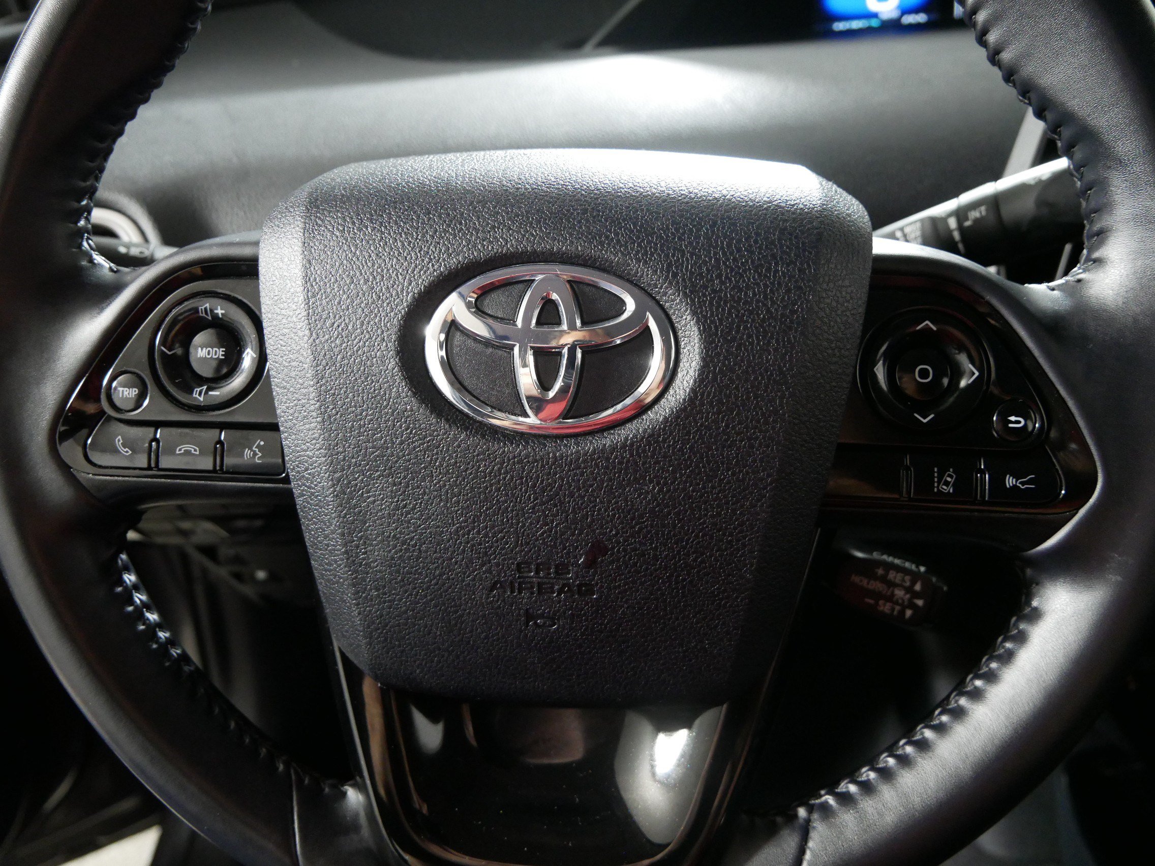 Used 2022 Toyota Prius Prime XLE FWD image 25