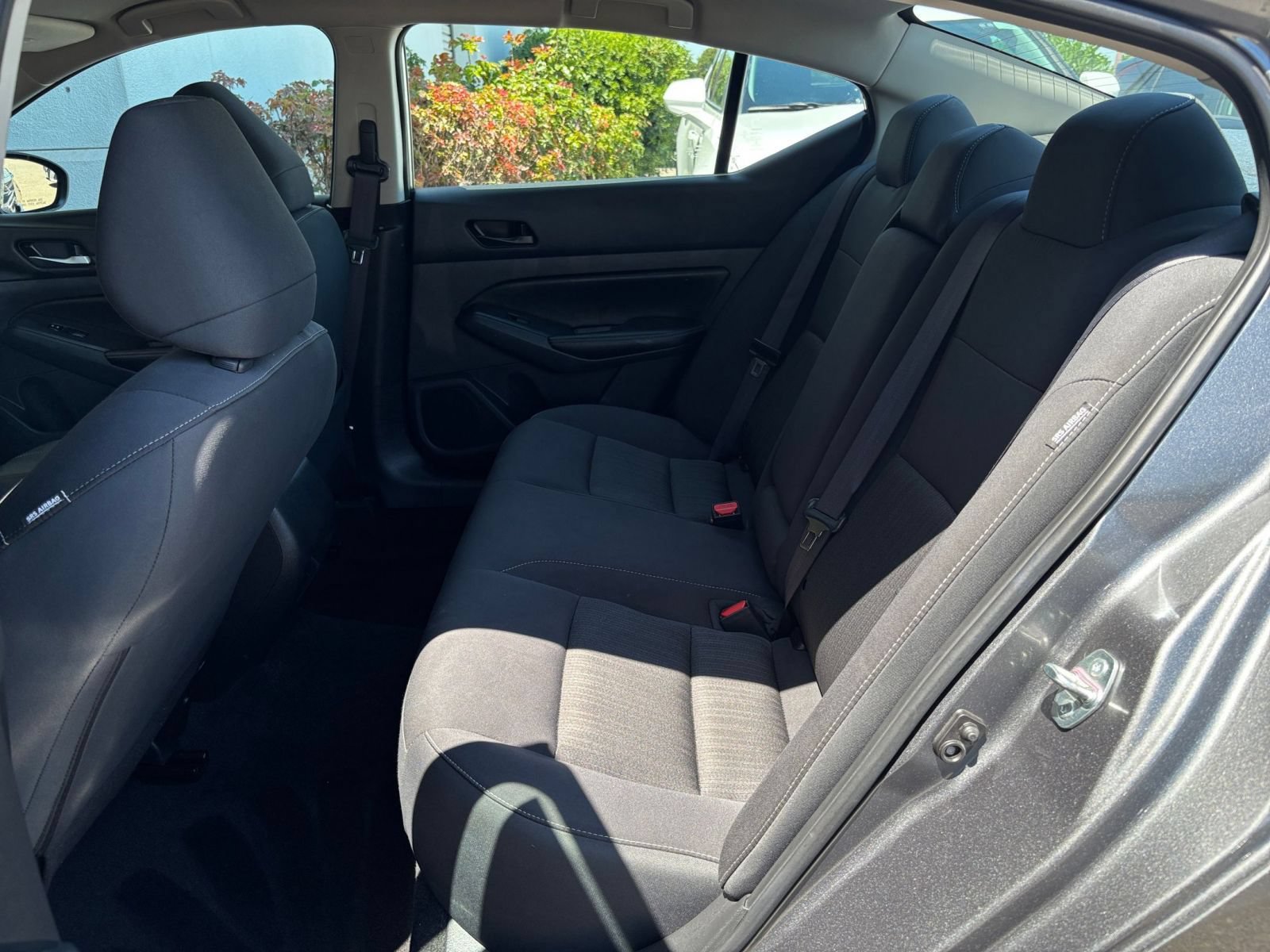 Used 2025 Nissan Altima 2.5 SV FWD image 27