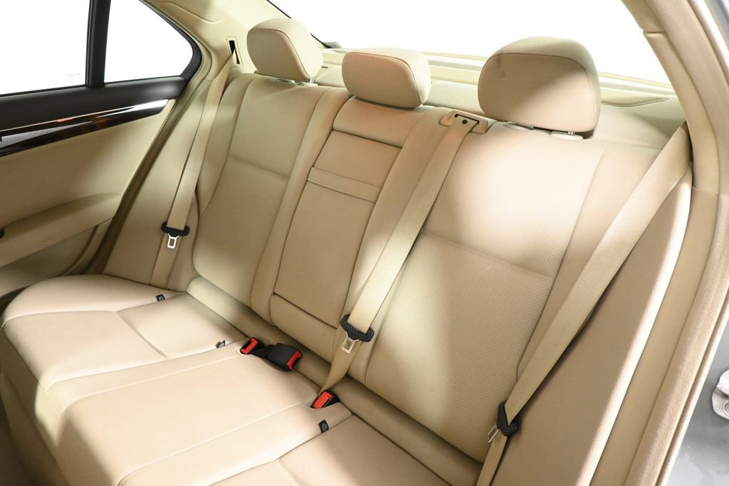 Used 2014 Mercedes-Benz C 300 4MATIC Sedan image 4