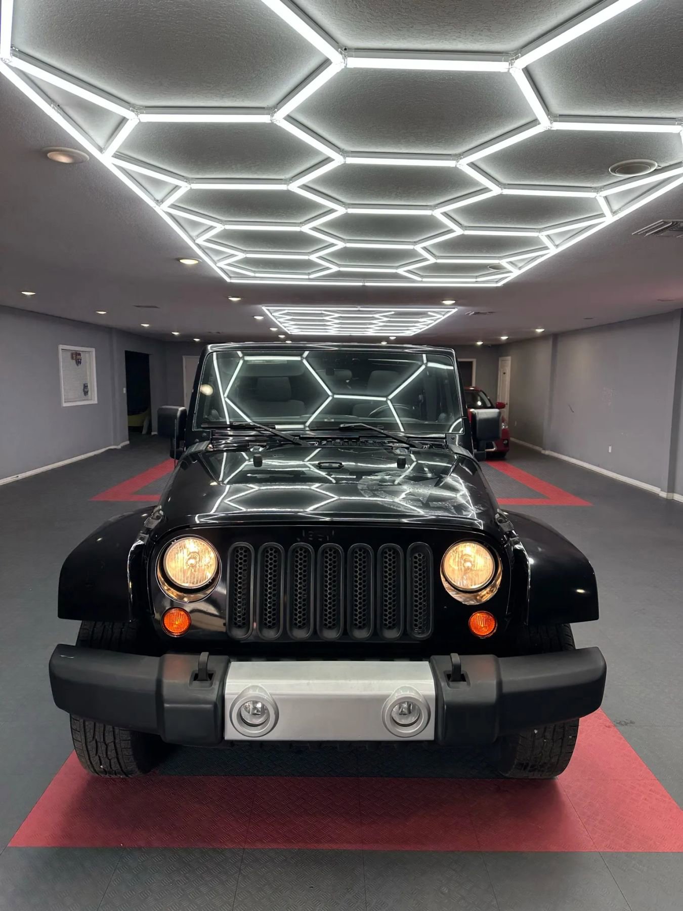 Used 2012 Jeep Wrangler Unlimited Sahara w/ Dual Top Group AWD/4WD image 3