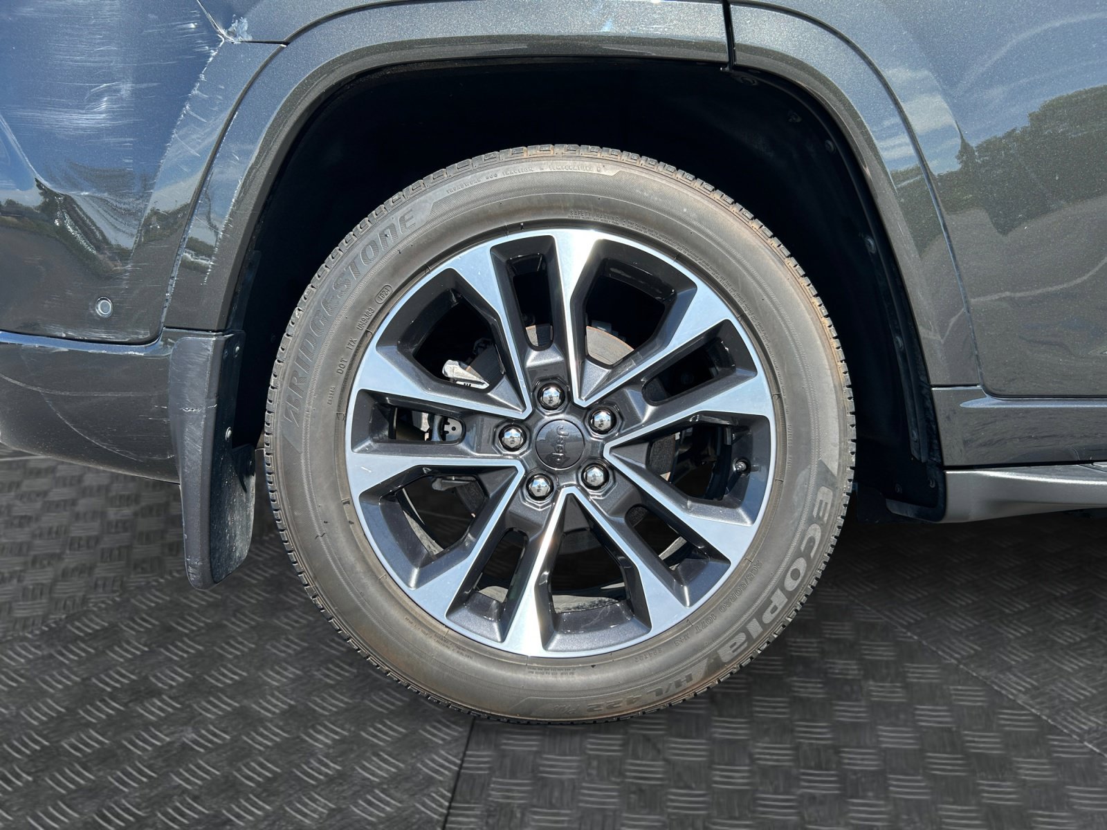 Used 2024 Jeep Grand Cherokee Overland w/ Adv Protech Group III AWD/4WD image 17