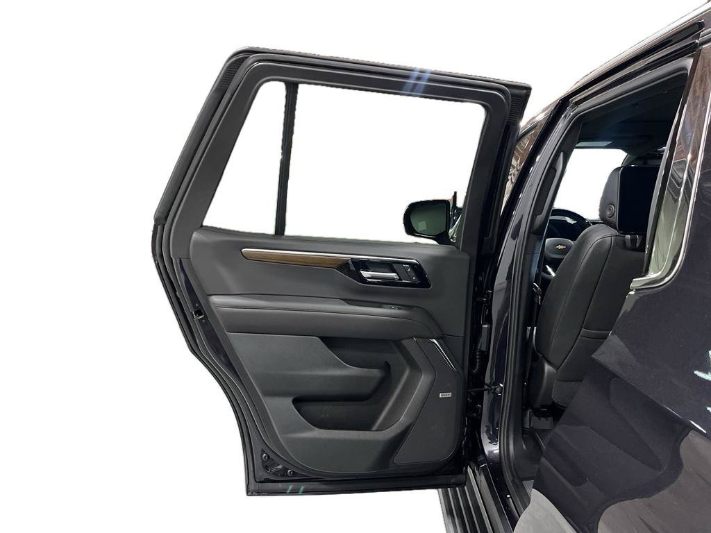 New 2026 Chevrolet Tahoe High Country AWD/4WD image 23