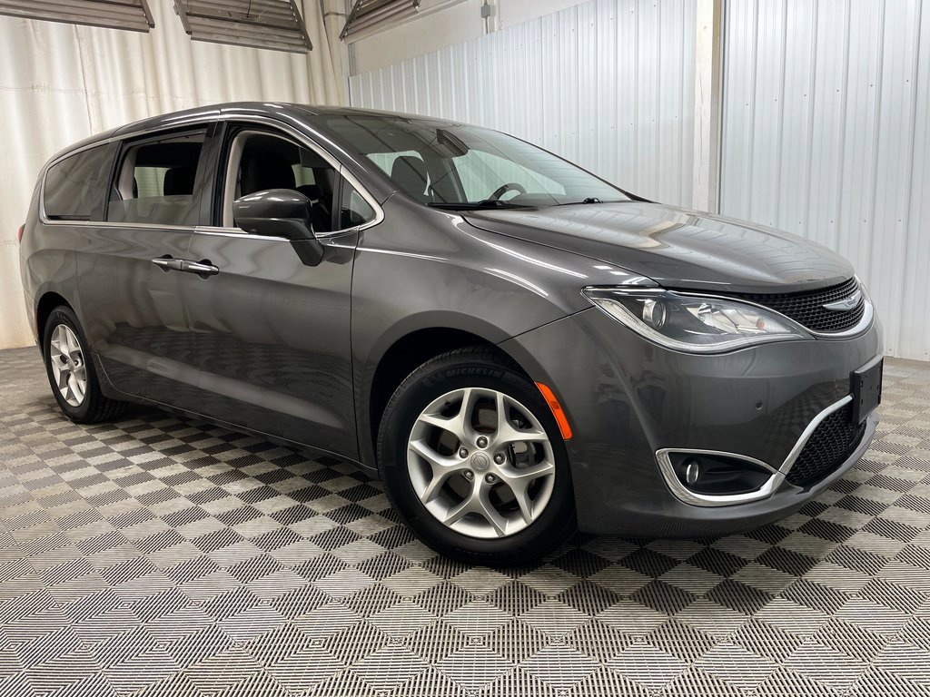 Used 2019 Chrysler Pacifica Touring Plus w/ Advanced Safetytec Group image 51
