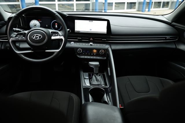 Used 2023 Hyundai Elantra SEL w/ Convenience Package image 24