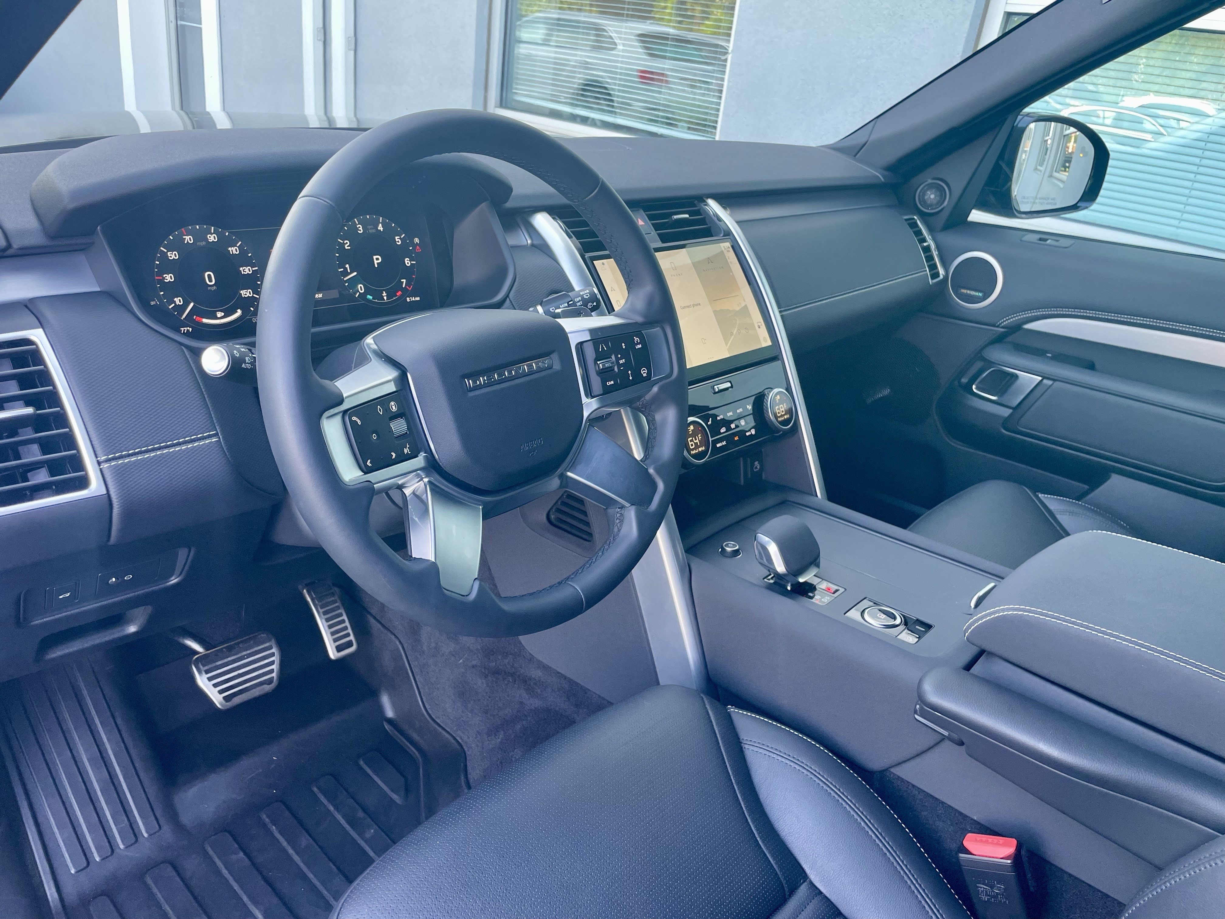 Certified 2025 Land Rover Discovery Dynamic SE AWD/4WD image 13