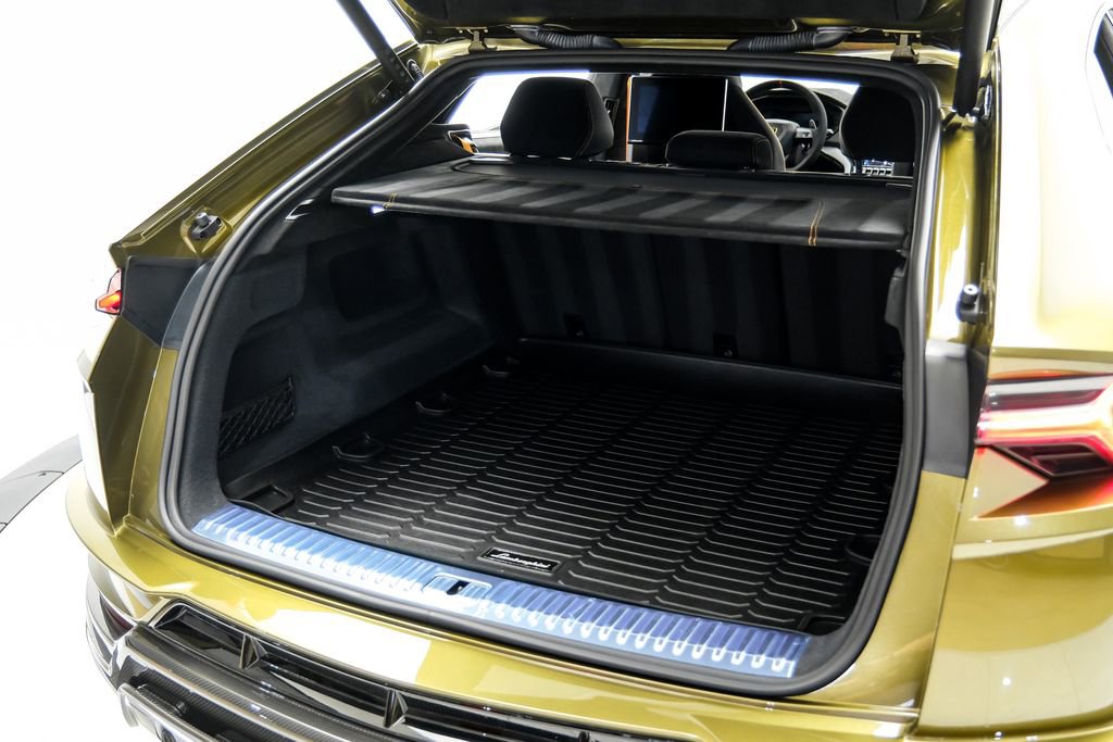 Used 2023 Lamborghini Urus Performante AWD/4WD image 70