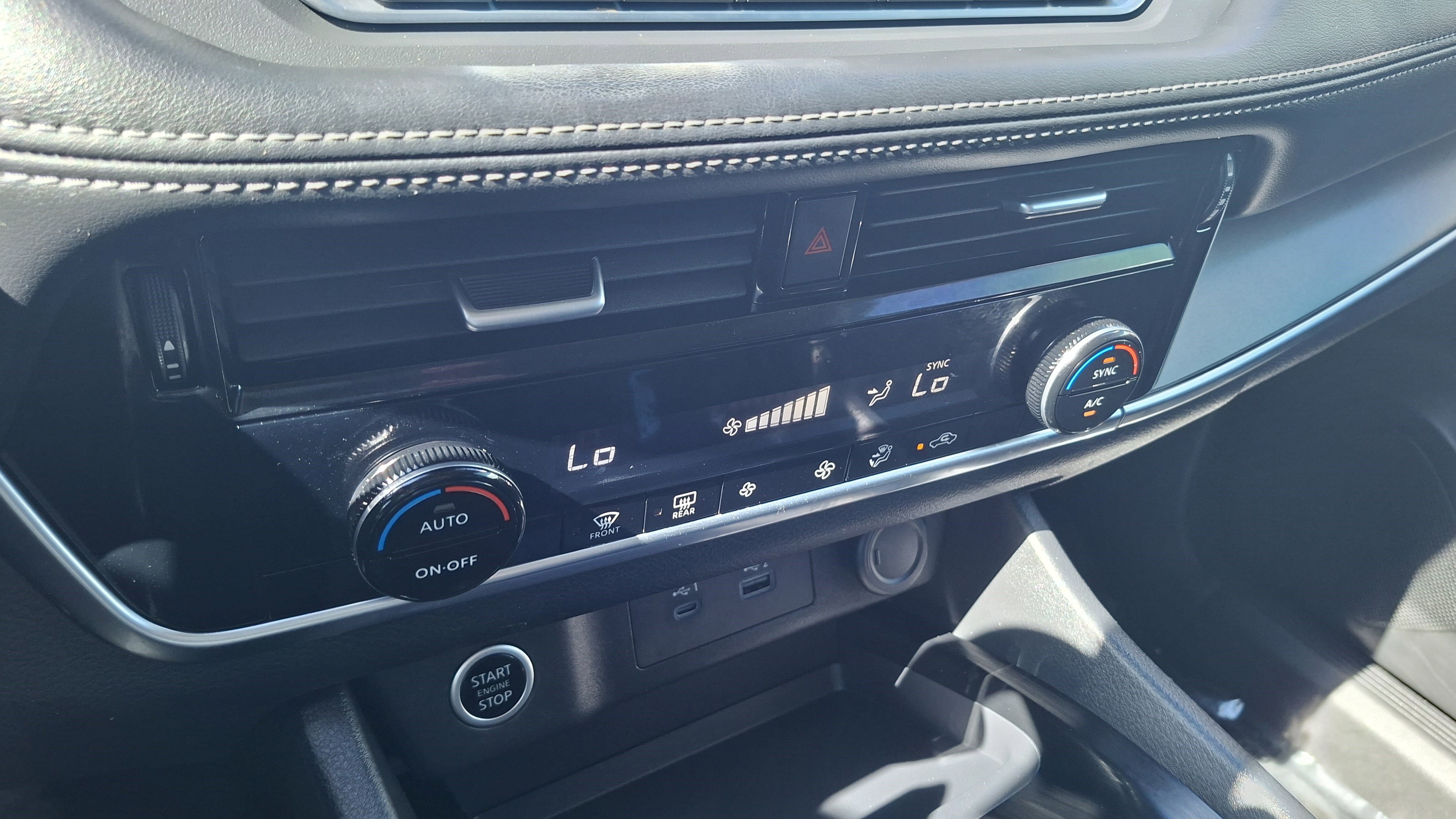 Used 2022 Nissan Rogue SV FWD image 15