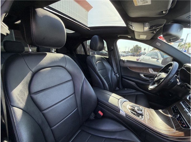 Used 2018 Mercedes-Benz C 300 Sedan image 31