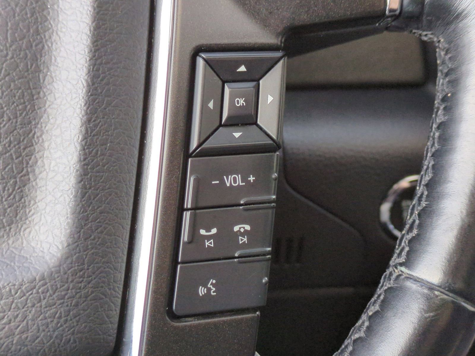 Used 2016 Lincoln Navigator Select image 29