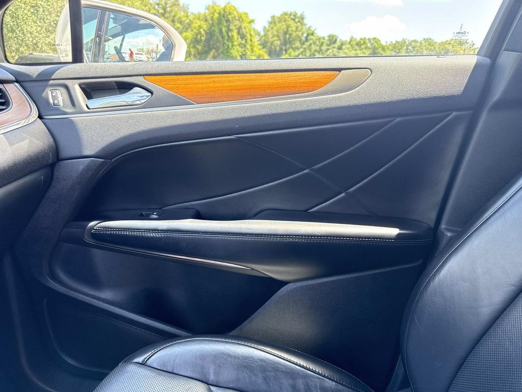 Used 2019 Lincoln MKC Reserve FWD image 22