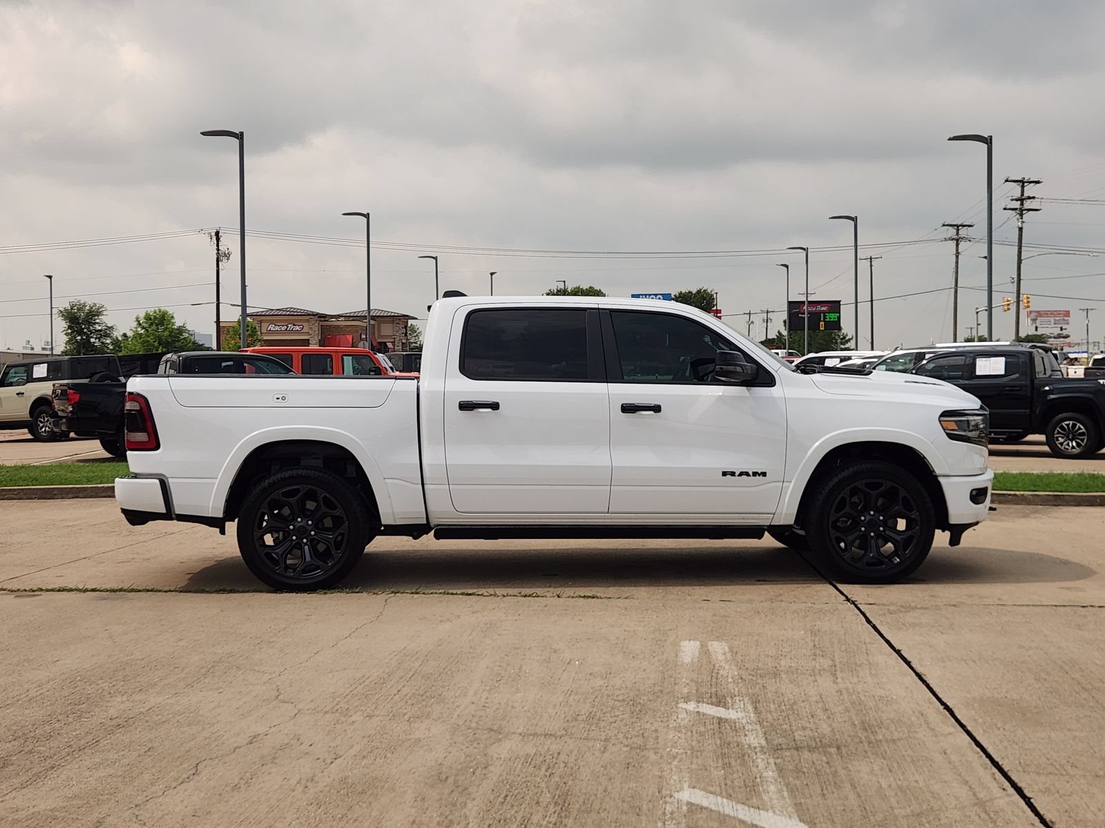 Used 2024 RAM 1500 Limited AWD/4WD image 7