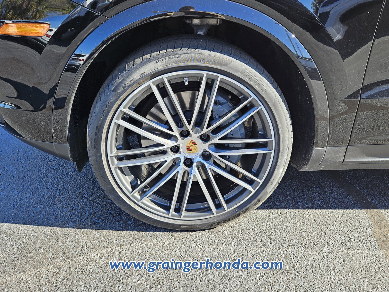 Used 2019 Porsche Cayenne S image 9