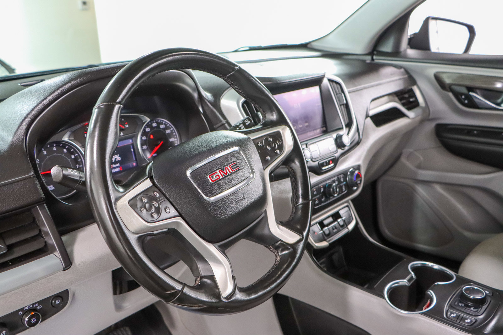 Used 2023 GMC Terrain SLT image 22