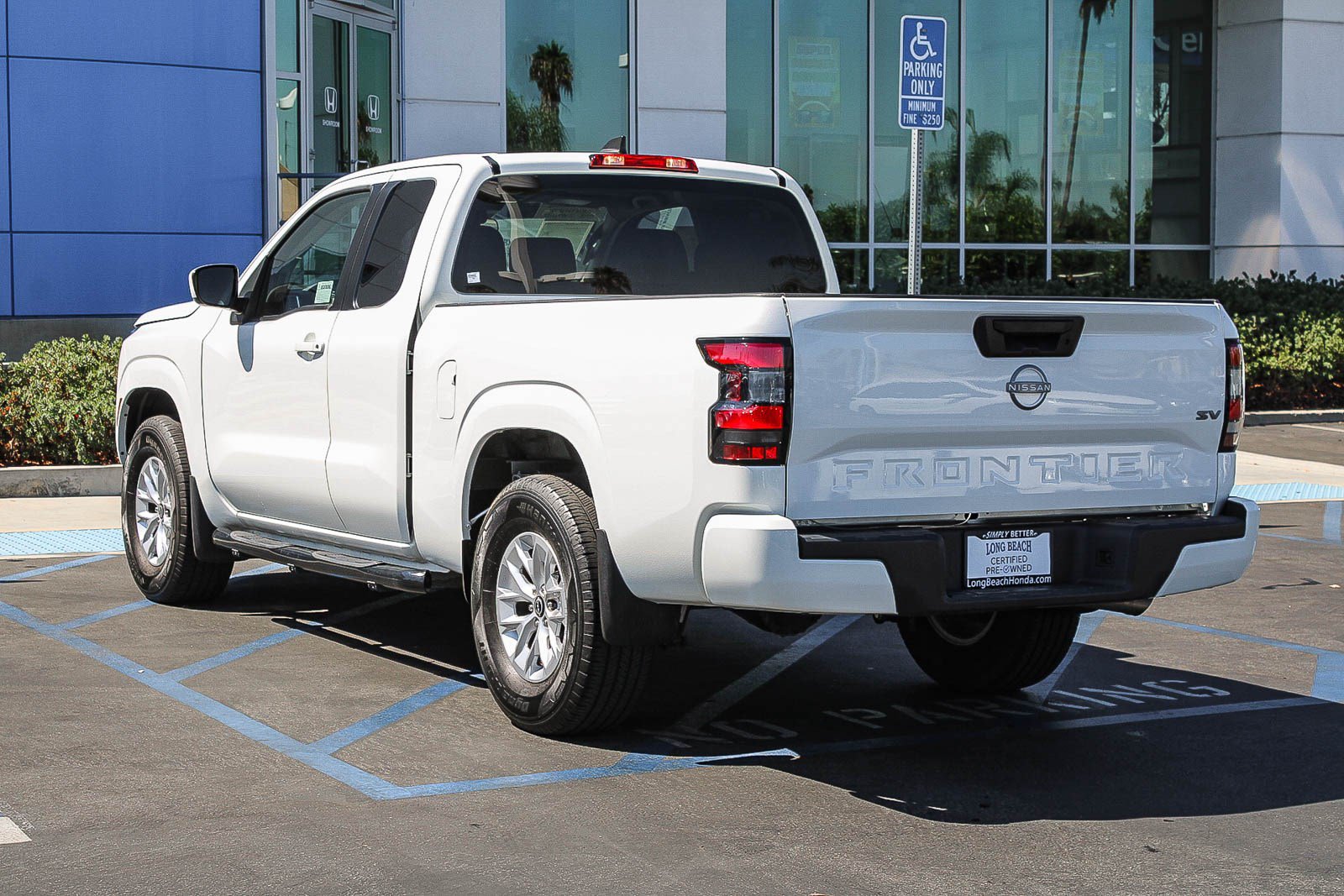 Used 2024 Nissan Frontier SV RWD image 10
