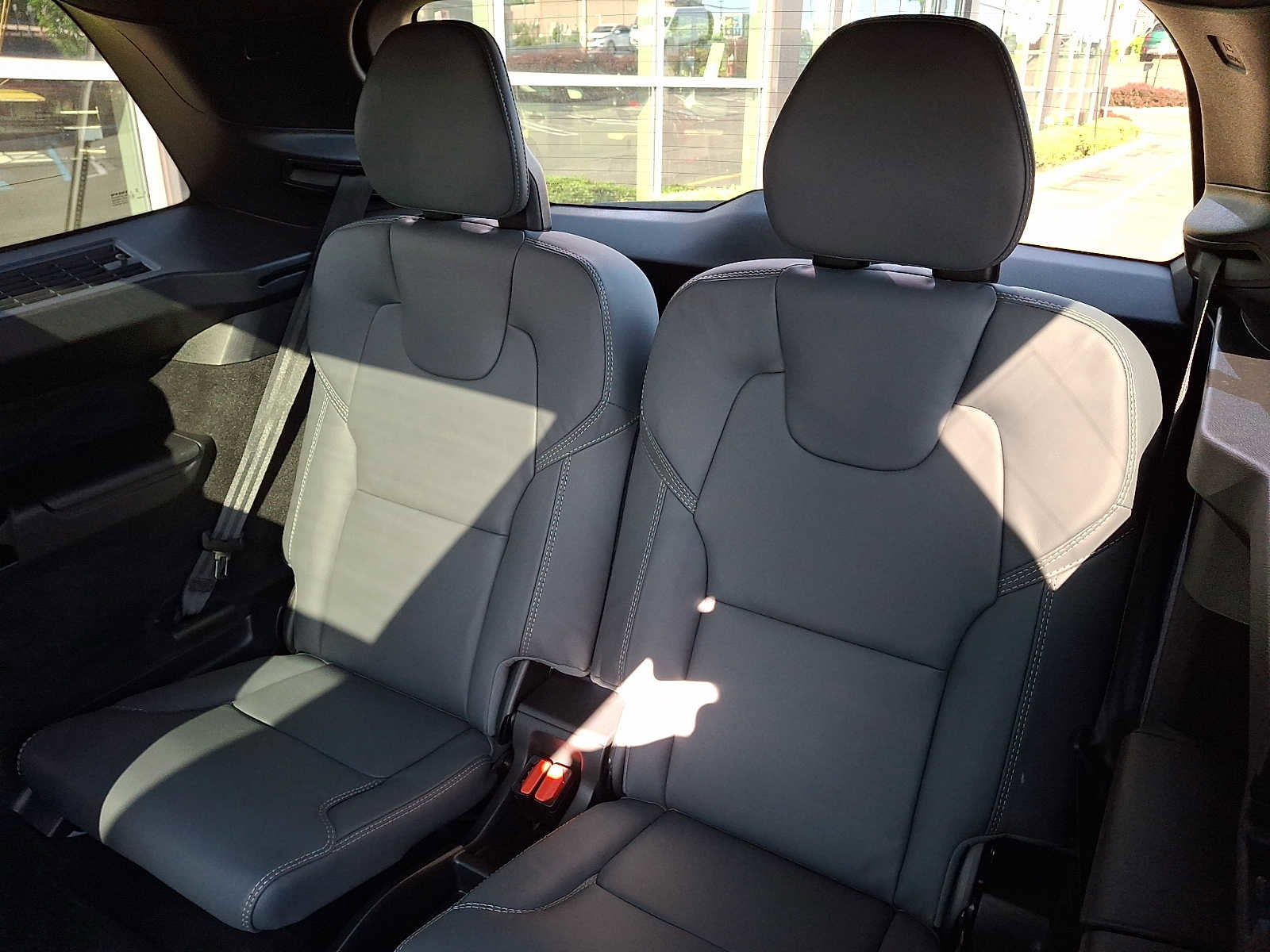 Used 2024 Volvo XC90 B6 Ultimate w/ Protection Package Premier AWD/4WD image 8