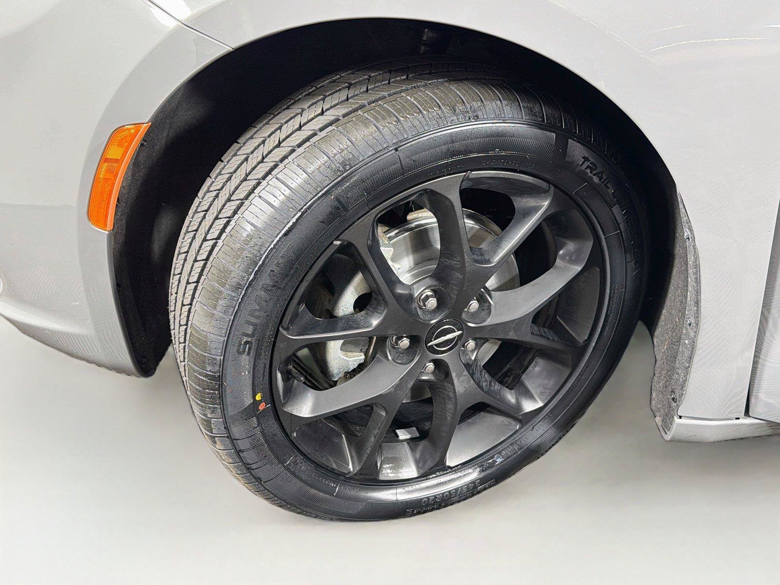 Used 2025 Chrysler Pacifica Limited FWD image 38