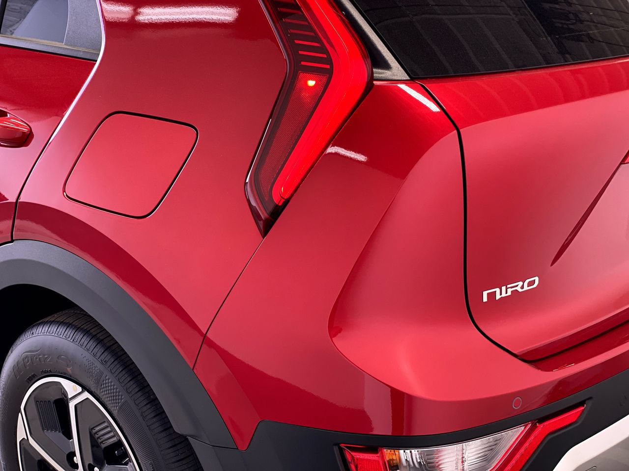 New 2026 Kia Niro EX FWD image 9