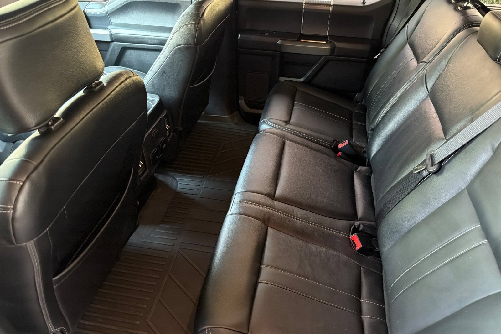Used 2018 Ford F150 XLT w/ Equipment Group 302A Luxury AWD/4WD image 16