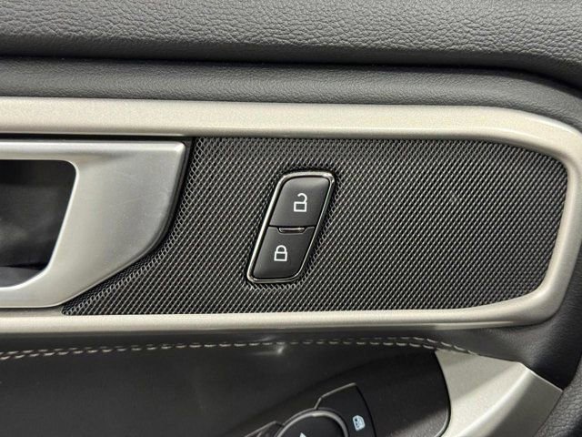 Used 2023 Ford Explorer XLT image 23