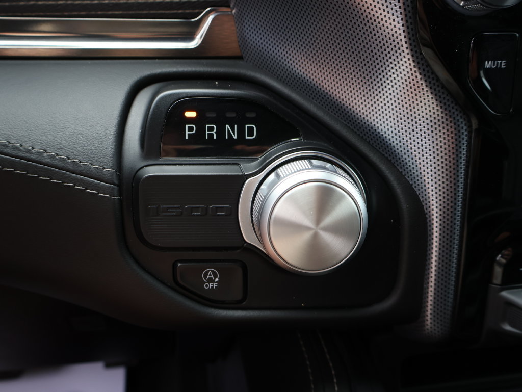 Used 2020 RAM 1500 Limited w/ Black Appearance Package RWD image 32