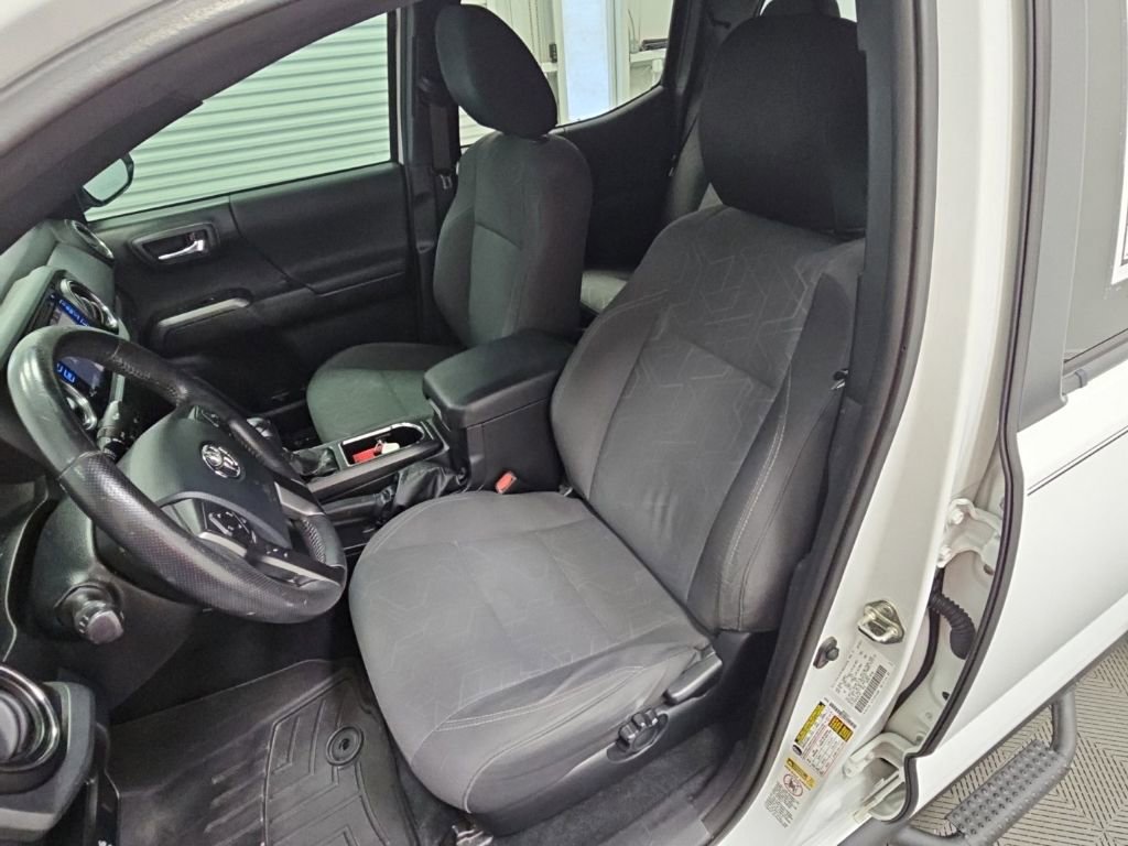 Used 2016 Toyota Tacoma TRD Off-Road w/ Towing Package AWD/4WD image 25