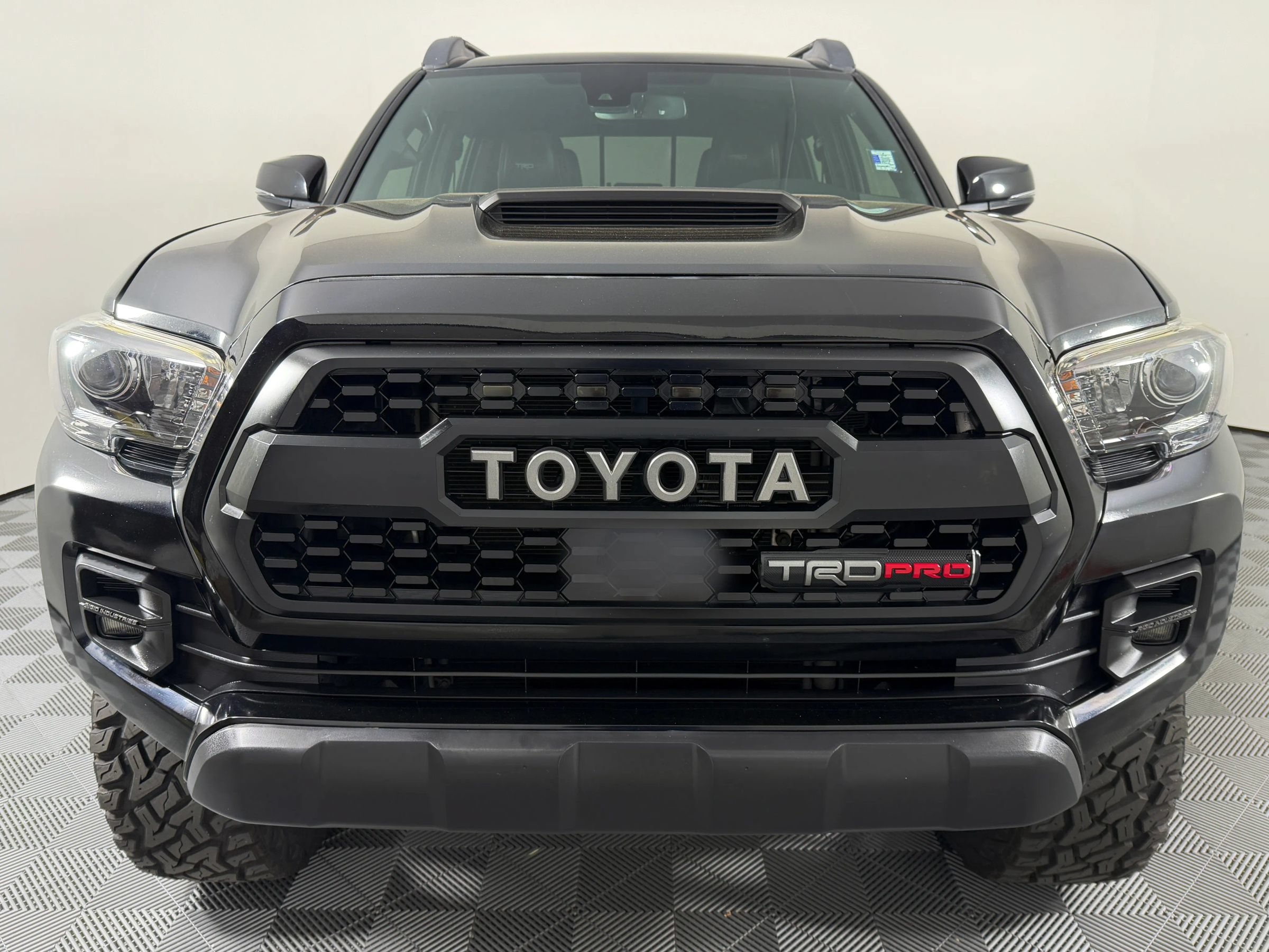 Used 2019 Toyota Tacoma TRD Pro AWD/4WD image 3