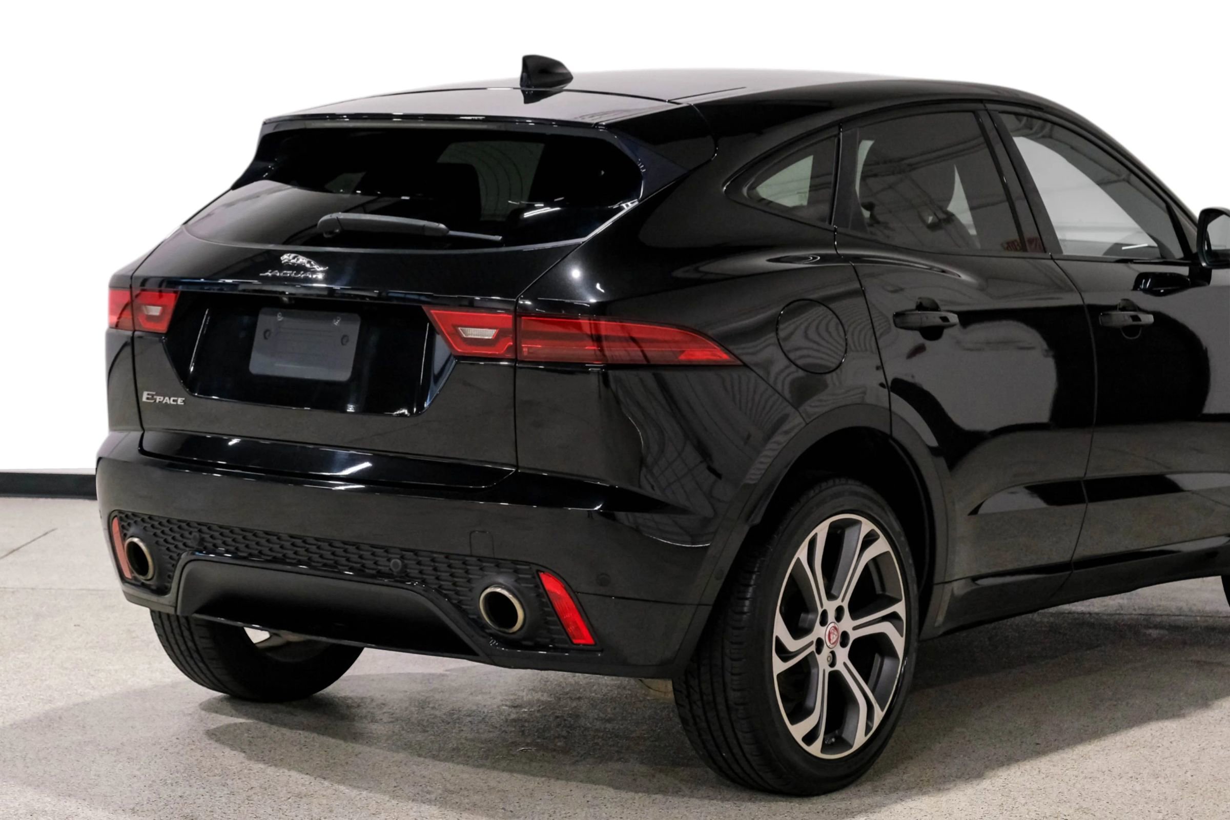 Used 2018 Jaguar E-PACE First Edition image 12