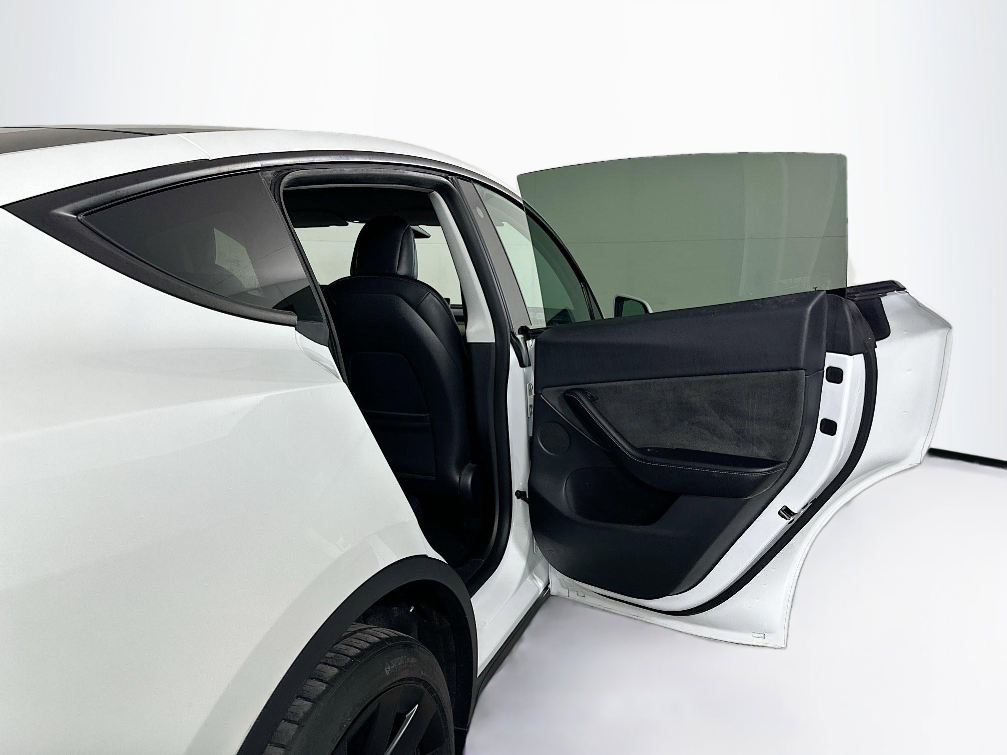 Used 2021 Tesla Model Y Long Range image 29