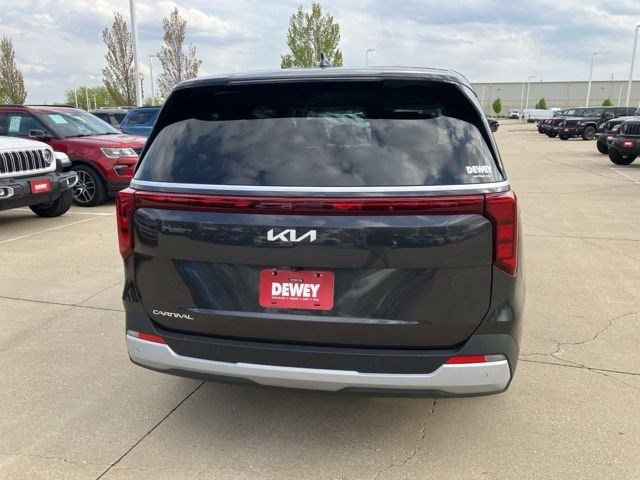 Used 2025 Kia Carnival FWD image 7