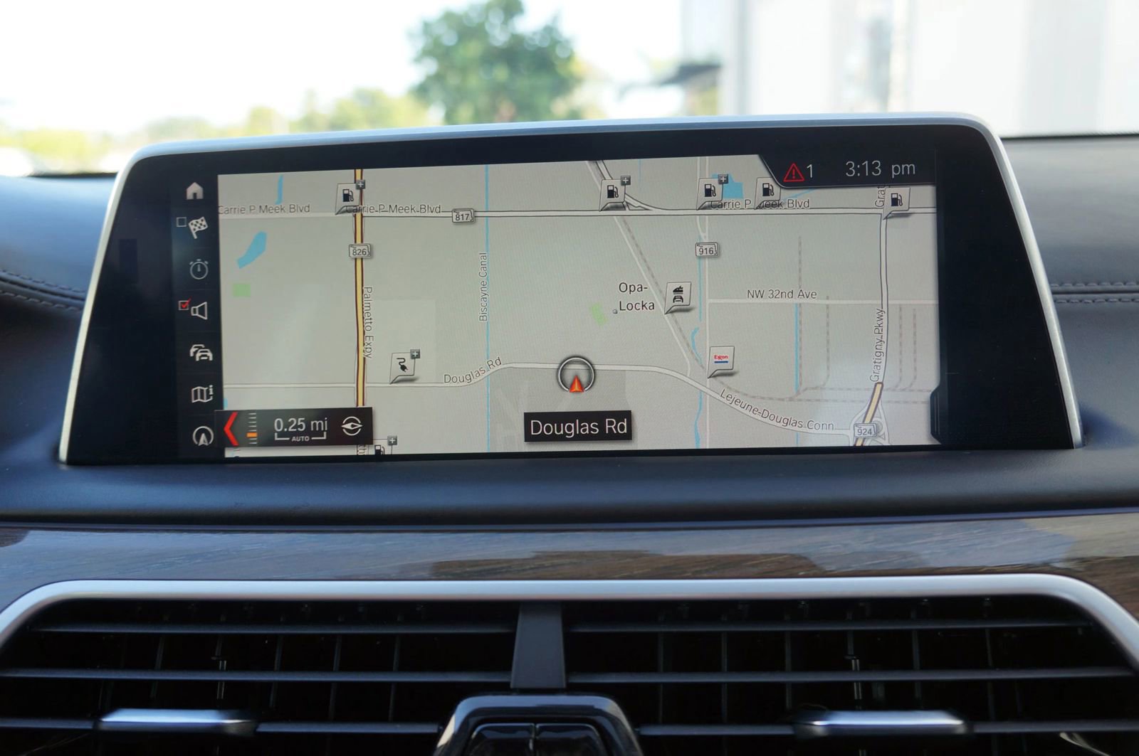 Used 2019 BMW 740e xDrive w/ Executive Package AWD/4WD image 35