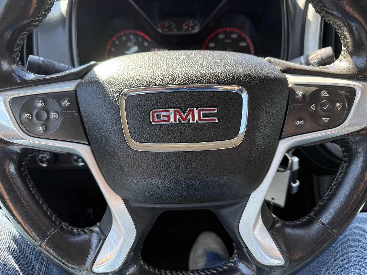 Used 2015 GMC Canyon SLT w/ Driver Alert Package AWD/4WD image 11