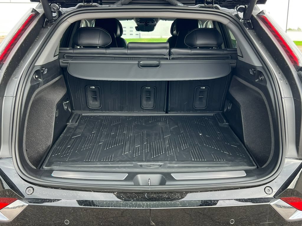New 2027 Cadillac Optiq Premium Sport w/ LPO, Floor Liner Package AWD/4WD image 28