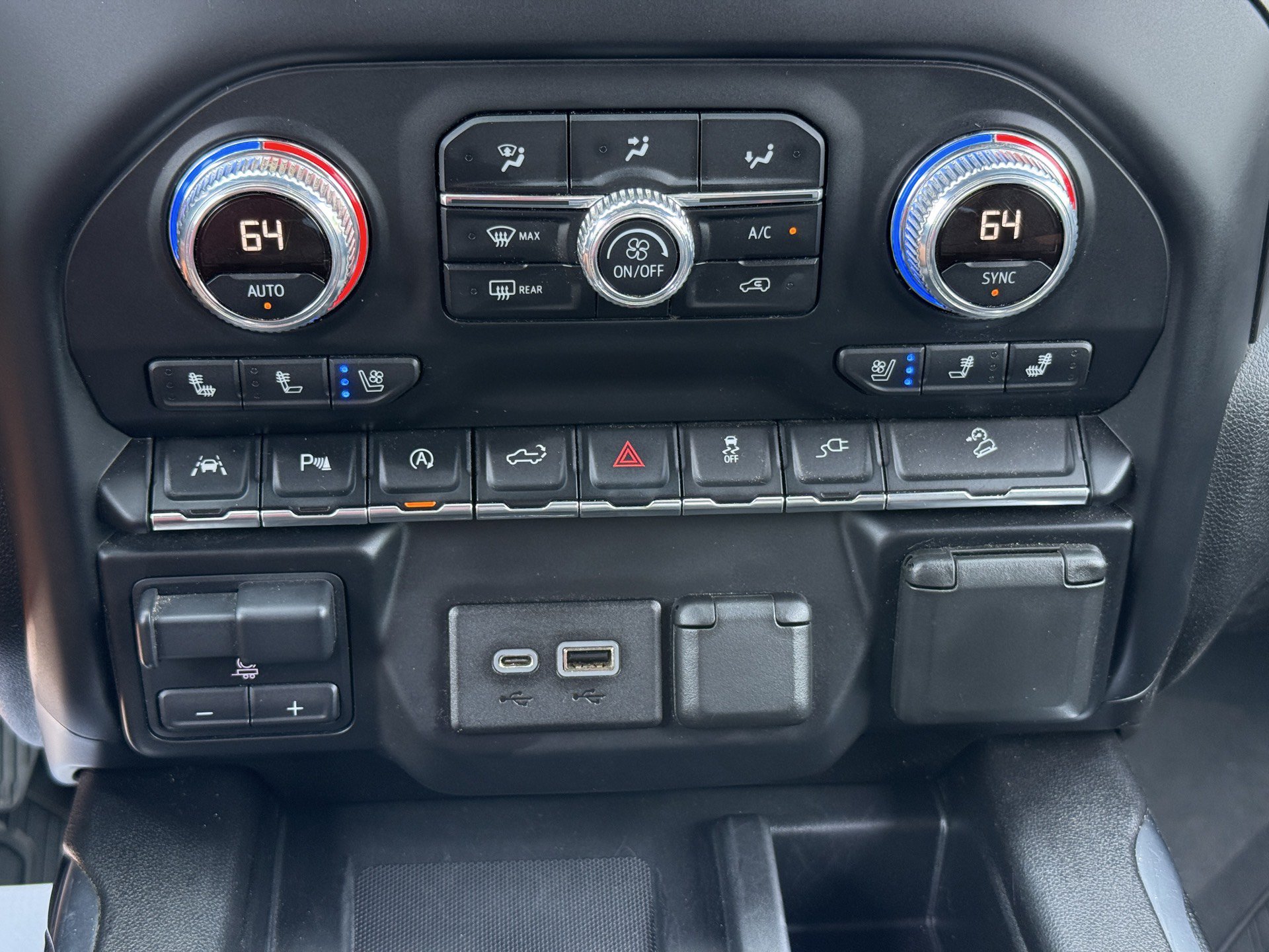 Used 2019 GMC Sierra 1500 AT4 w/ AT4 Premium Package AWD/4WD image 18