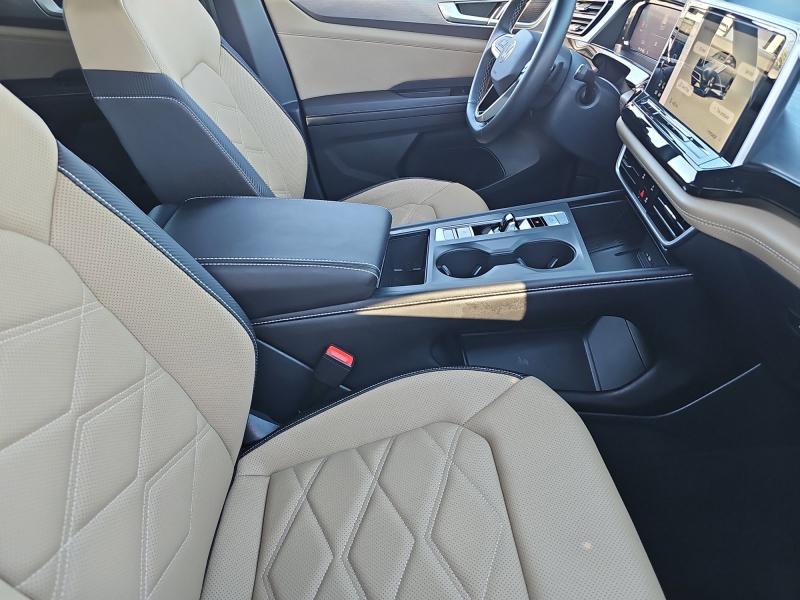 Certified 2025 Volkswagen Atlas Cross Sport SE image 19