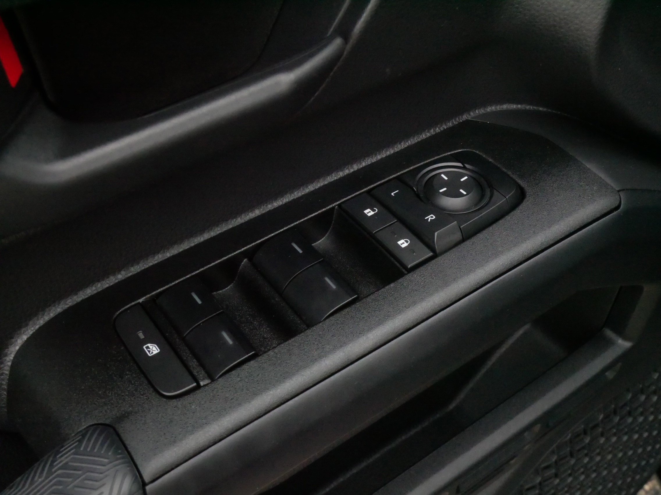Used 2025 Toyota 4Runner SR5 AWD/4WD image 19