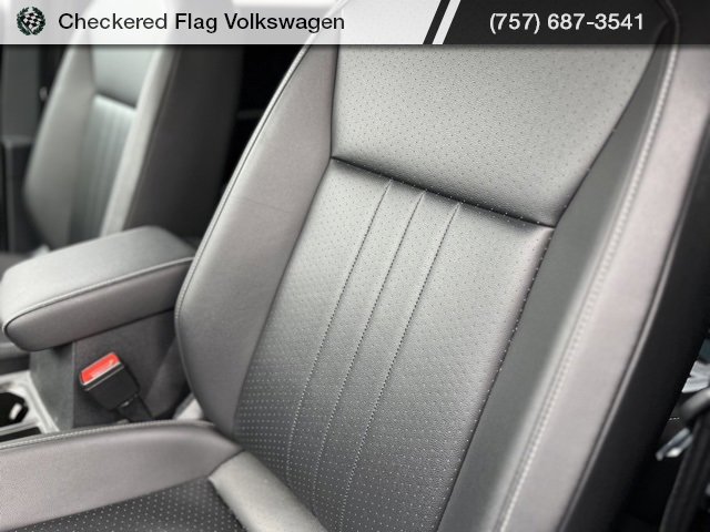 Used 2022 Volkswagen Tiguan SE R-Line image 20