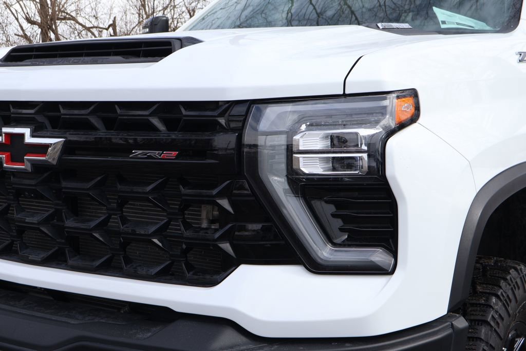 Certified 2024 Chevrolet Silverado 2500 ZR2 w/ ZR2 Bison Edition image 4