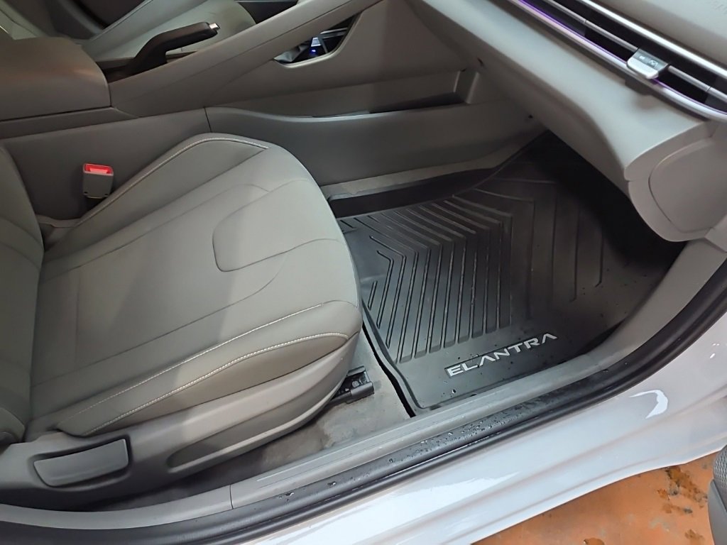 Certified 2024 Hyundai Elantra SEL image 10