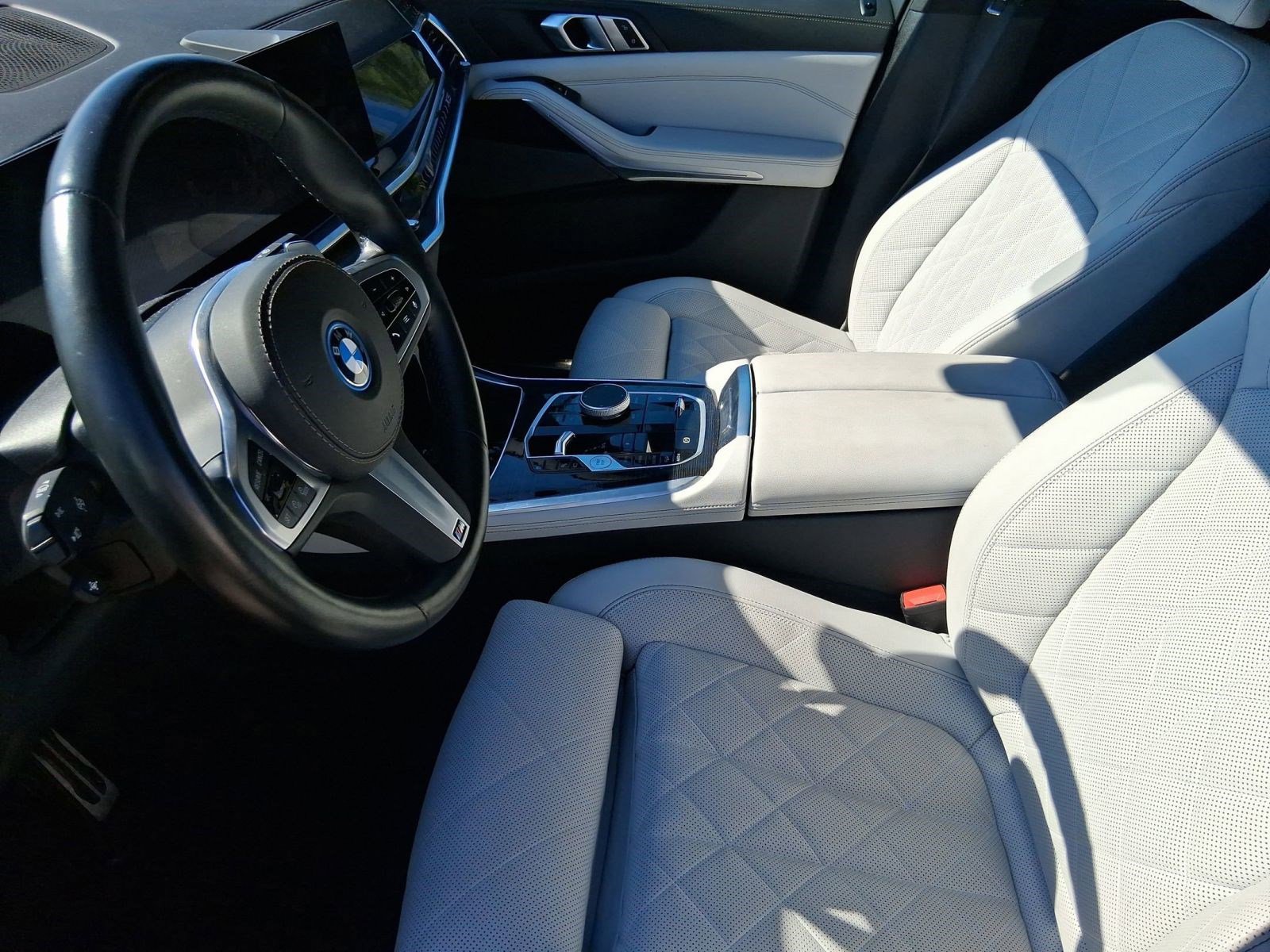 Certified 2024 BMW X5 xDrive50e w/ M Sport Package image 21