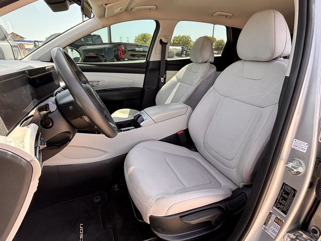 Used 2025 Hyundai Tucson SE FWD image 25
