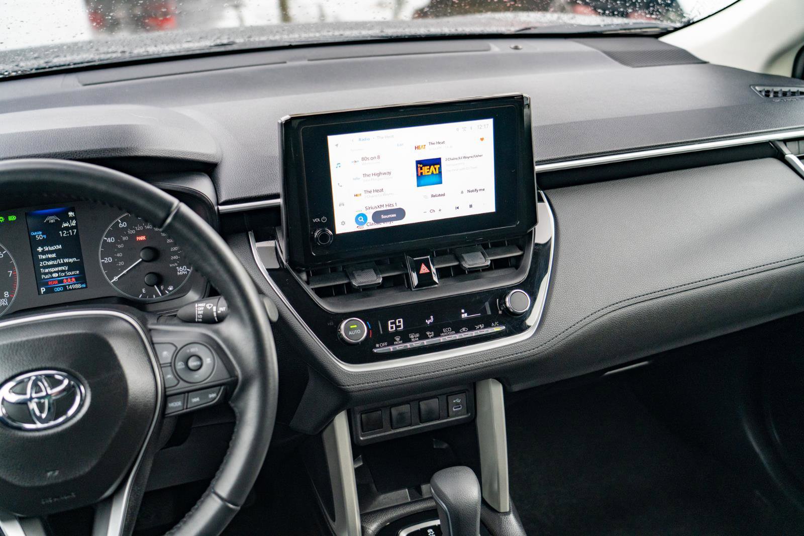 Used 2025 Toyota Corolla Cross LE image 23