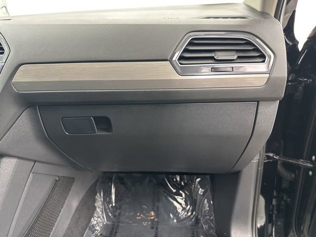 Used 2021 Volkswagen Tiguan SE image 24