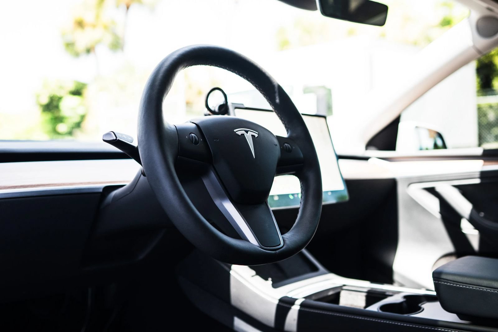 Used 2024 Tesla Model Y 2WD image 16