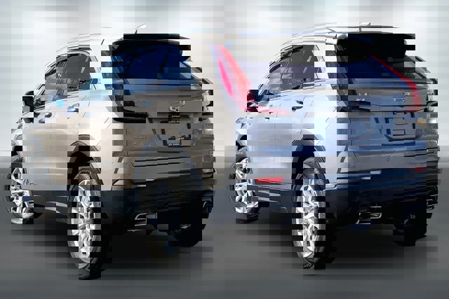 Used 2023 Cadillac XT4 Luxury w/ Cold Weather Package image 10