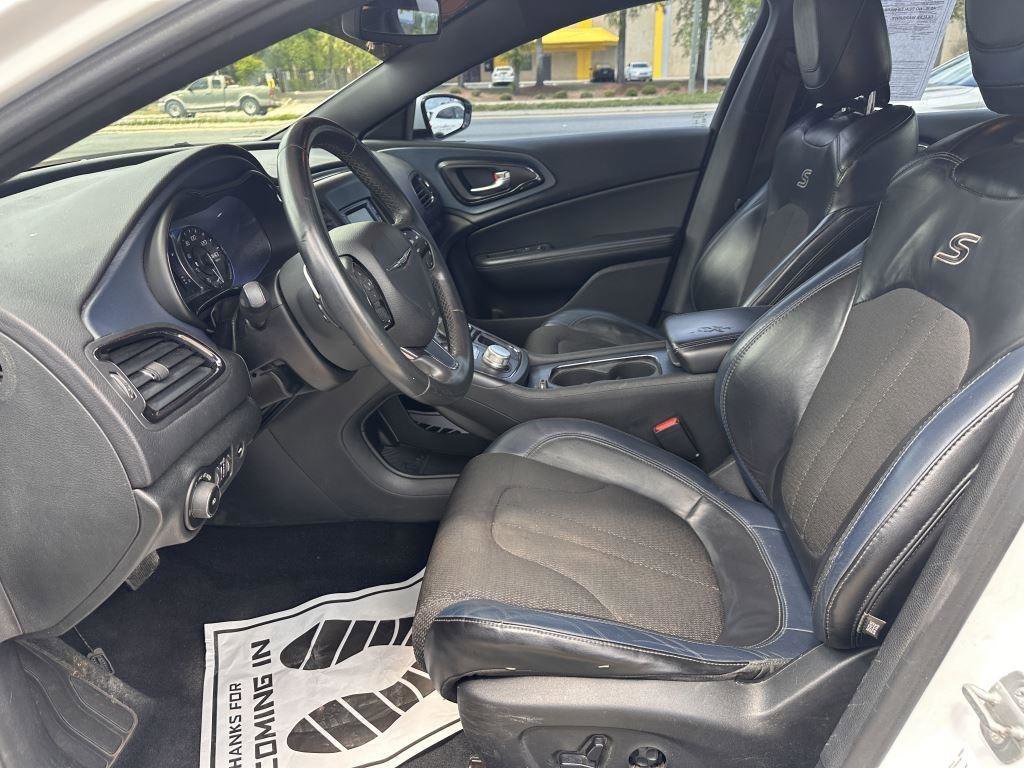 Used 2015 Chrysler 200 S image 10
