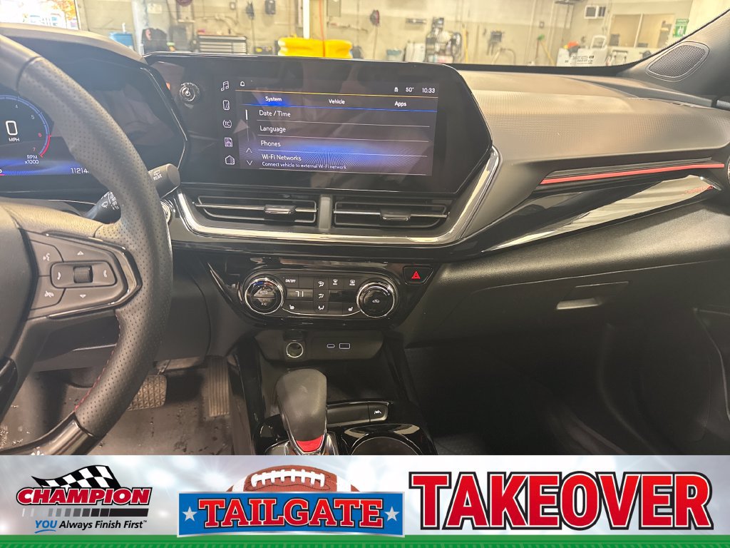 Used 2025 Chevrolet Trax RS w/ Sunroof Package FWD image 22