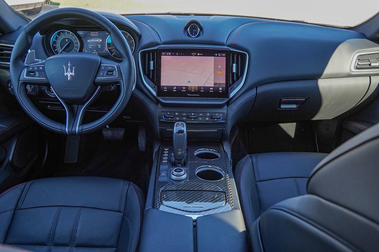 Certified 2024 Maserati Ghibli Modena Q4 image 28