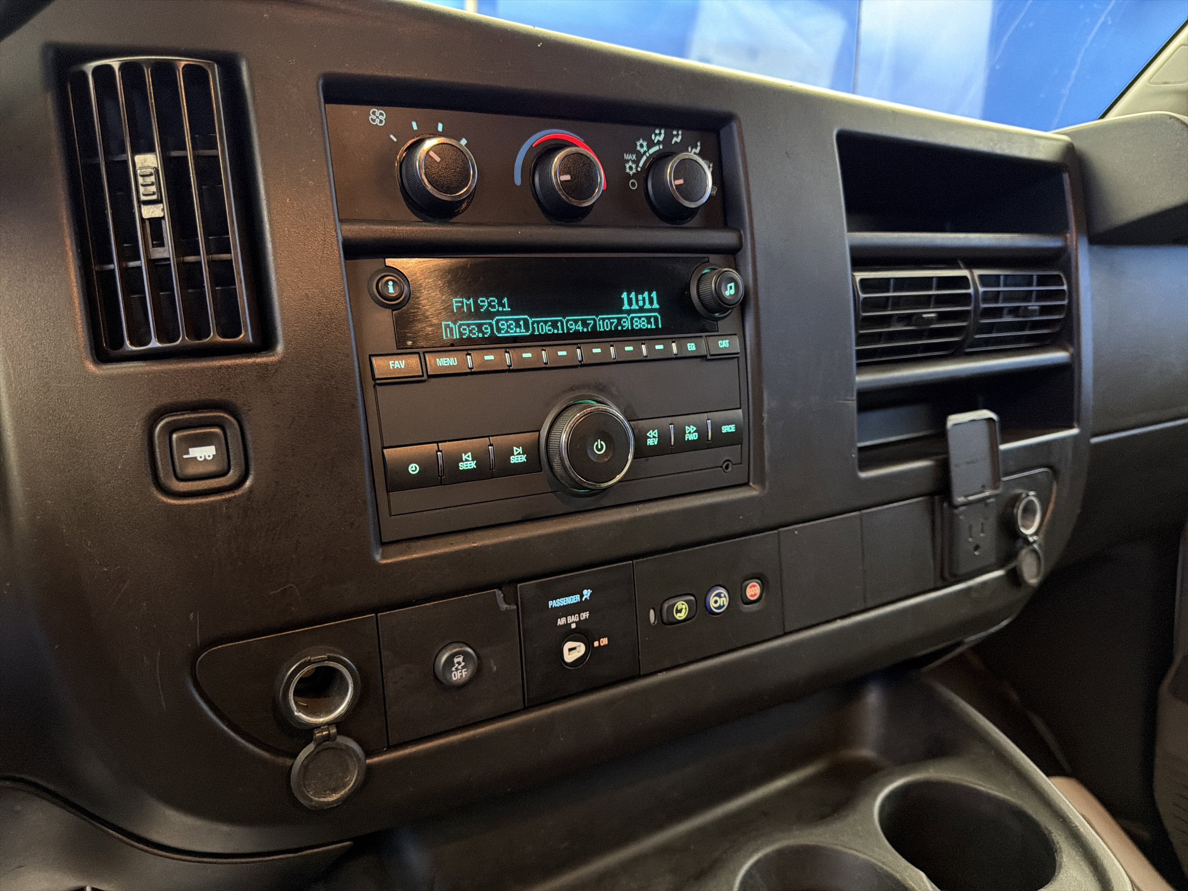 Used 2021 Chevrolet Express 2500 w/ Driver Convenience Package image 19