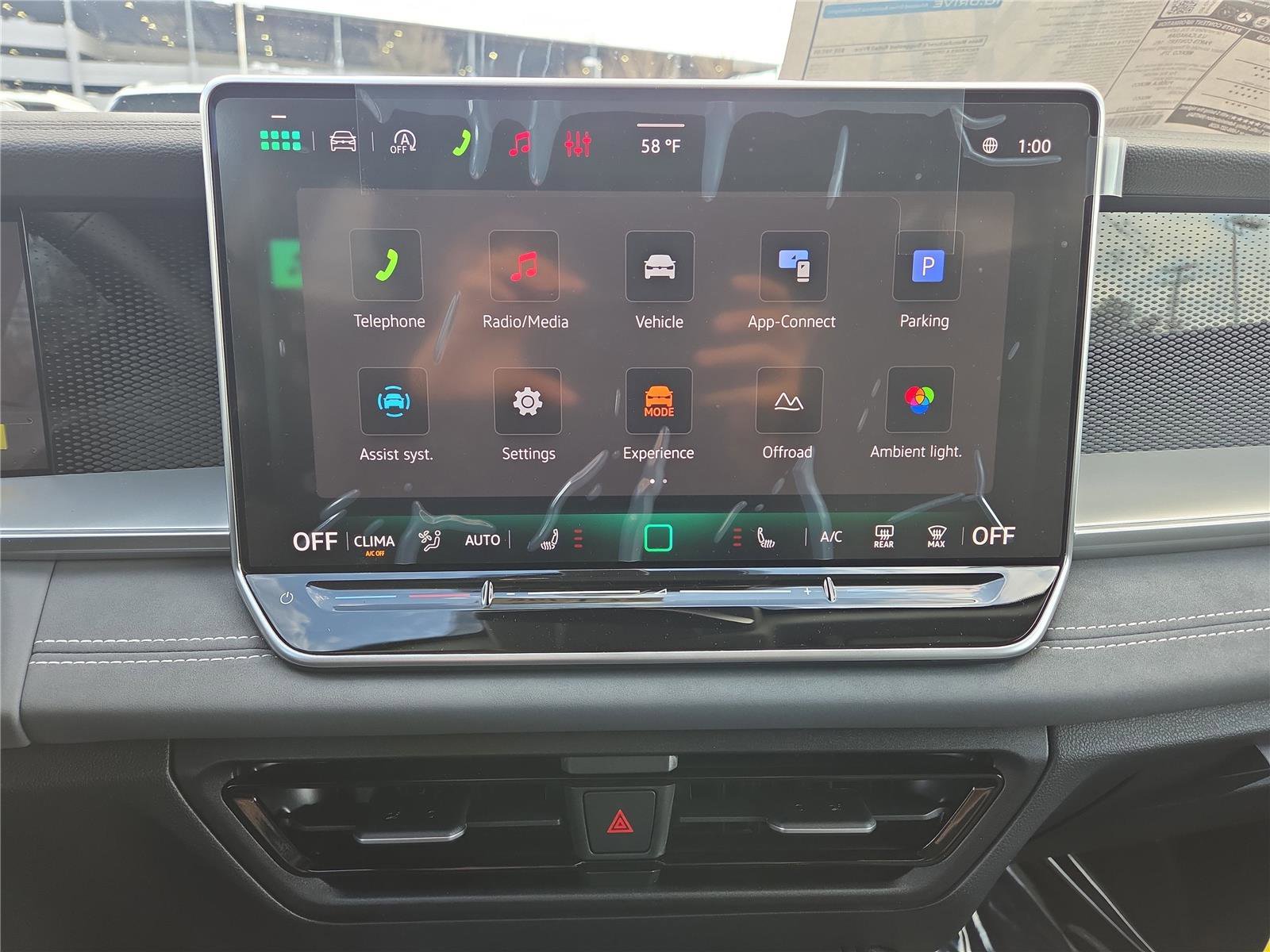 New 2026 Volkswagen Tiguan SE image 18